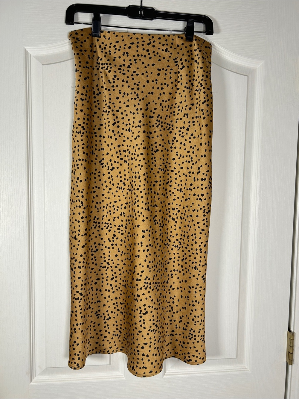 Moonflower Leopard Spot Maxi Skirt in Tan size M